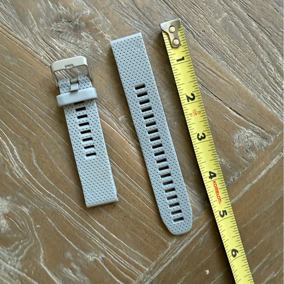 Garmin Fenix 5S Sapphire Edition Multisport GPS Smartwatch - White and Rose Gold - Picture 10 of 14